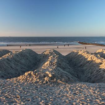 Sandh&uuml;gel nach dem Sandauffahren. Foto &copy; Erik Kohl 2016