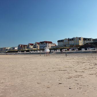 Hauptstrand bei Niedrigwasser. Foto © Erik Kohl 2017