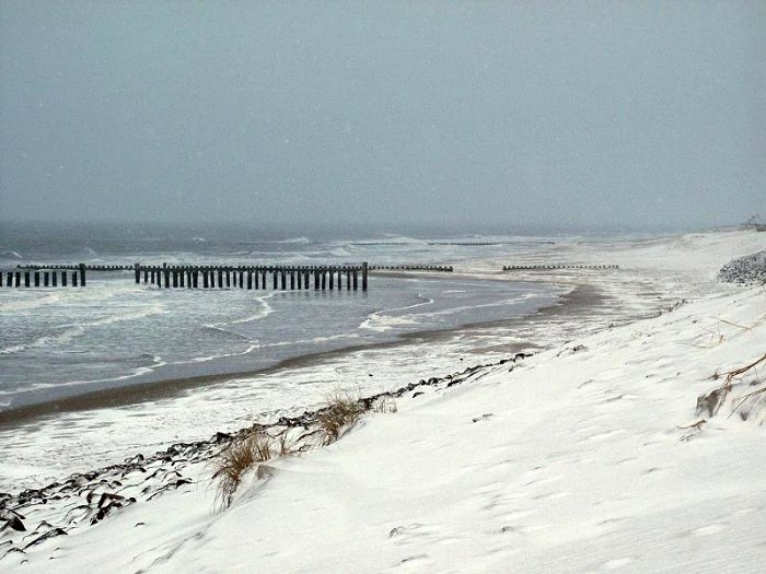 Schnee am Strand