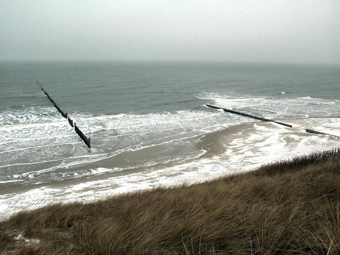 Blick von der Aussichtsdüne auf den Strand