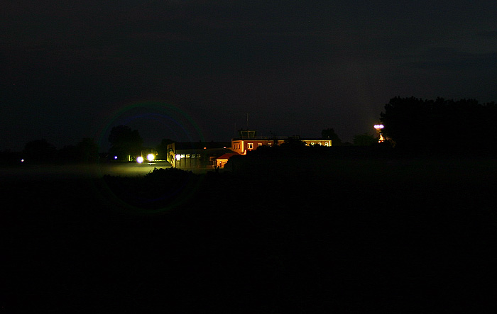 Flugplatz bei Nacht