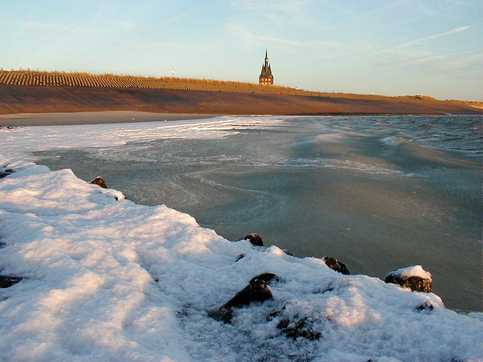 Meereis am Westkopf der Insel