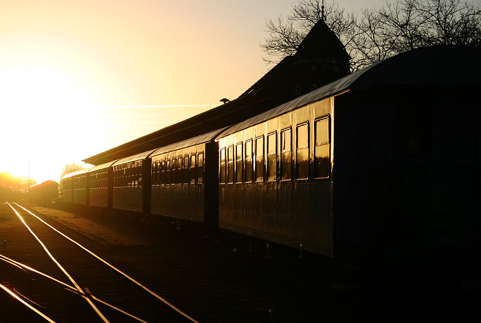 Abendlicher Bahnhof