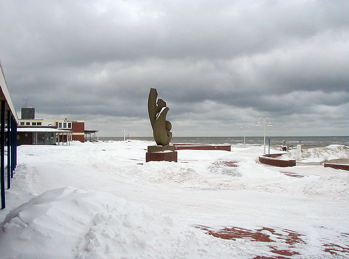 Westliche Strandpromenade im Schnee