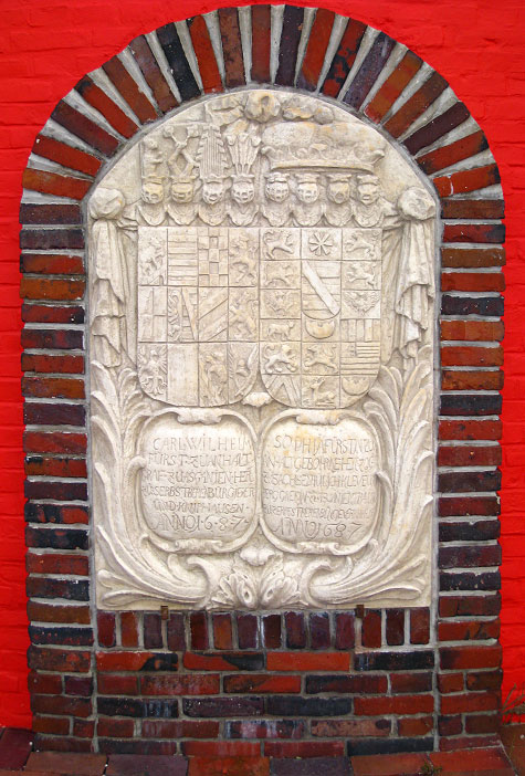 Wappenstein am Alten Leuchtturm