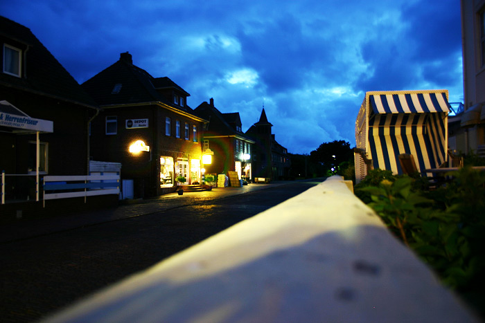 Charlottenstraße bei Nacht