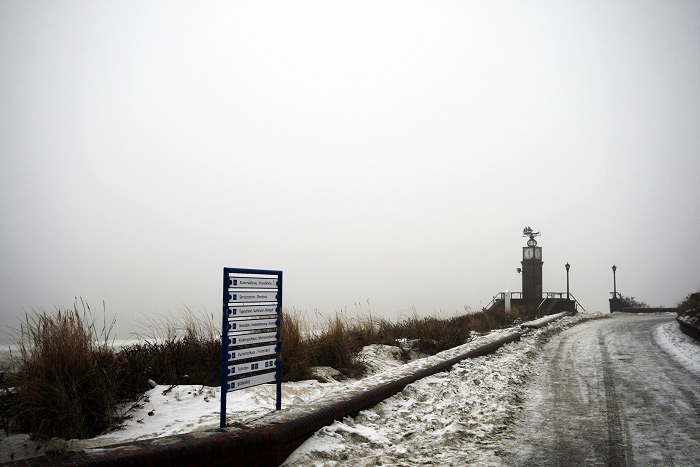 Ungemütliches Wetter an der Strandpromenade