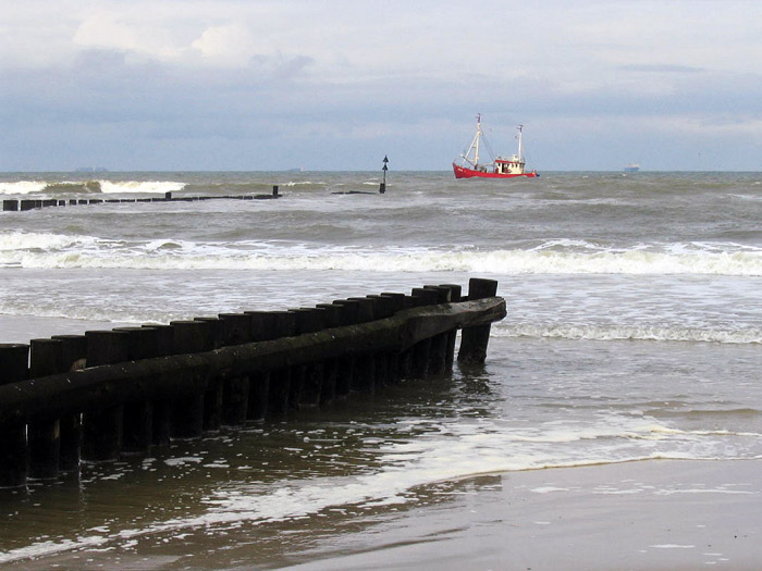 Kutter vom Surfstrand aus gesehen