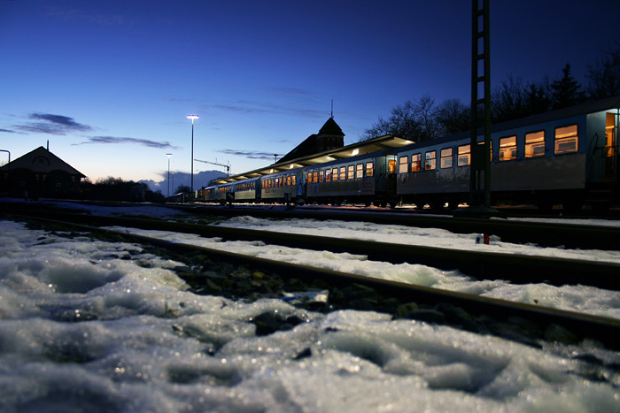 Winterabend am Bahnhof