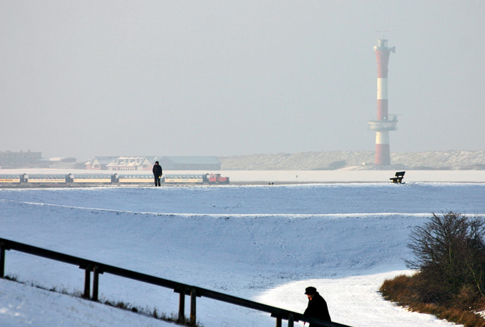 Blick vom Dorfgrodendeich zum Neuen Leuchtturm