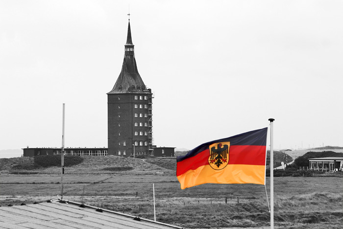 Deutschlandflagge am WSA-Schirrhof