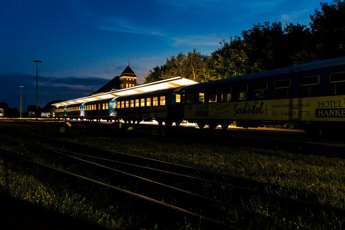 Bahnhof mit Inselbahn