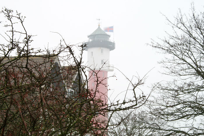 Alter Leuchtturm im Dunst