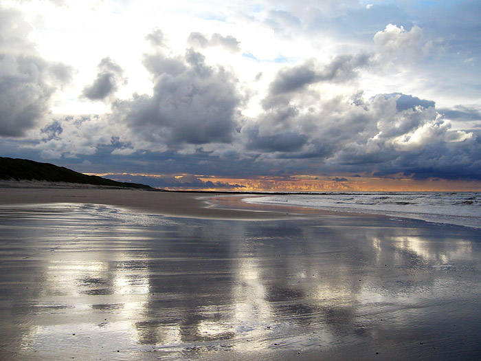 Wolkenstimmung am Surfstrand