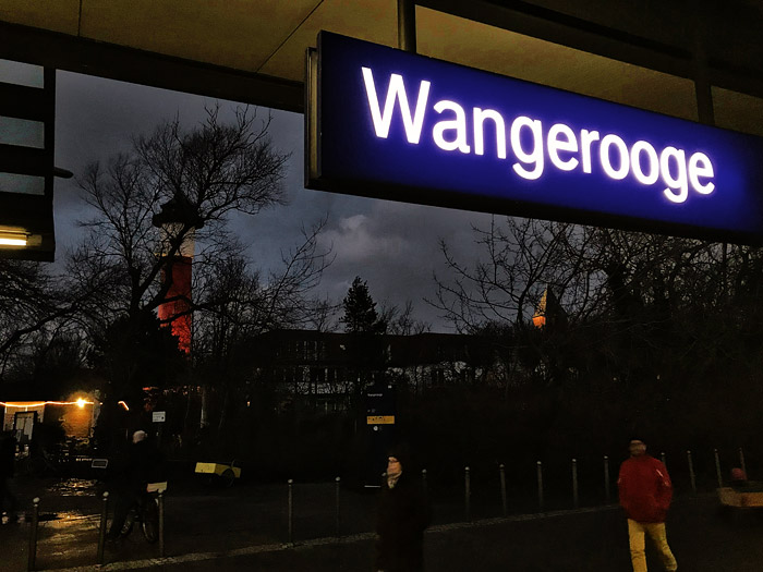 Bahnhofsschild »Wangerooge«
