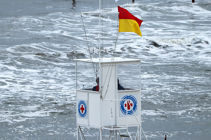 Badezeit bei steifer Brise