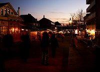 Abenddämmerung im Dorf
