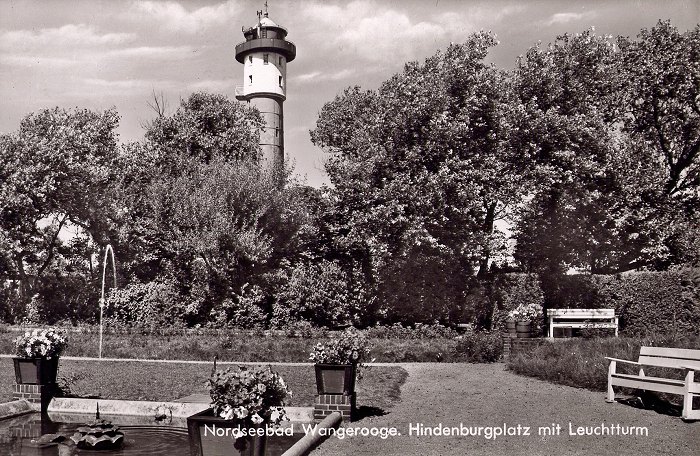 Hindenburgplatz mit Leuchtturm