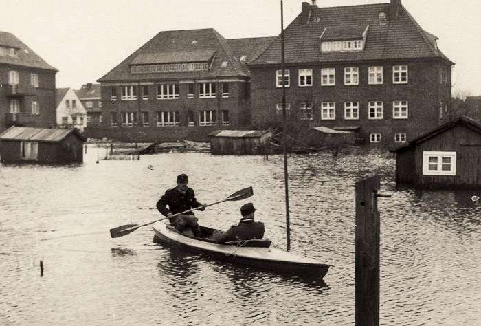 Kanutour mitten im Dorf