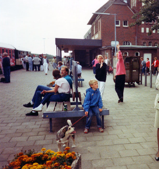 Am Bahnhof