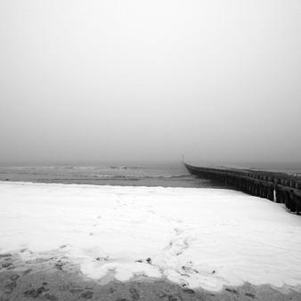 Nebel und Eis an der Buhne M. Foto &copy; Lena Malzahn 2010