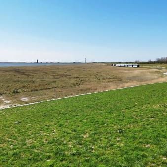 Deich und Mittelau&szlig;engroden. Foto &copy; Jennifer Beckmann 2019