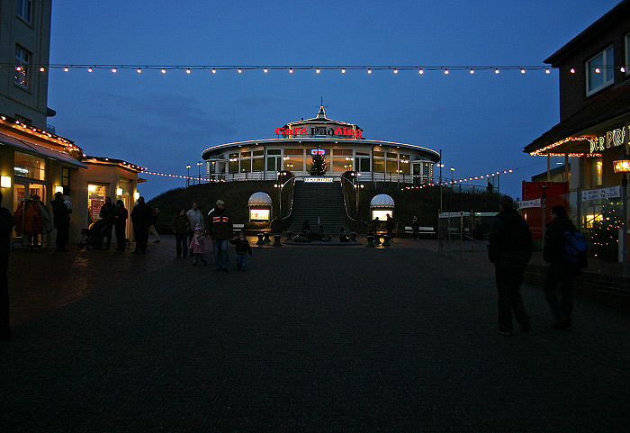 Zedeliusstraße in der Abenddämmerung