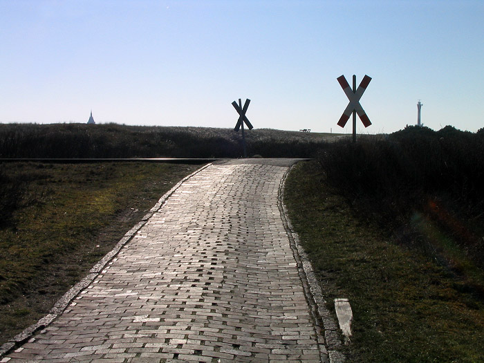 Bahnübergang im Westen