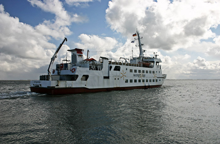 &raquo;Harlingerland&lsaquo; auf dem Weg nach Harle