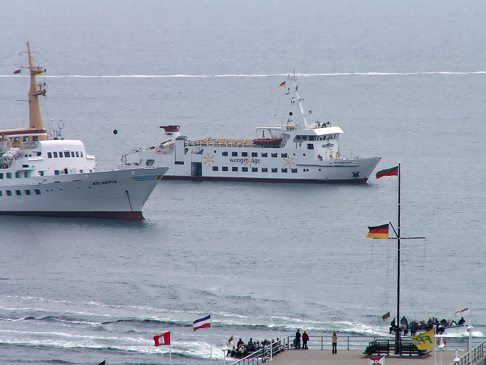 MS »Harlingerland« vor Helgoland