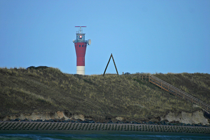 Neuer Leuchtturm in der Morgendämmerung