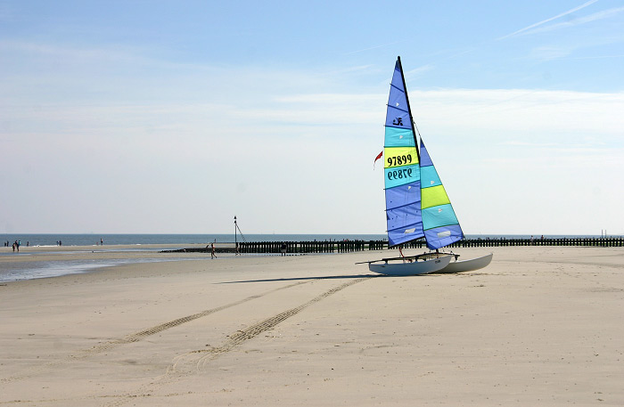 Katamaran am Strand
