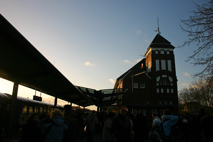 Andrang am Dorfbahnhof