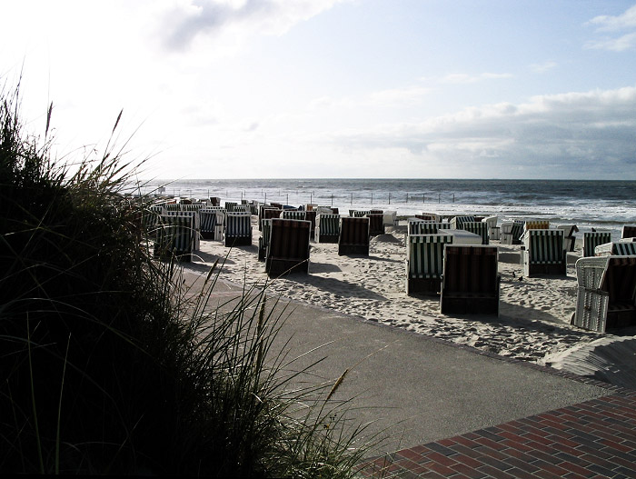An der Strandmauer