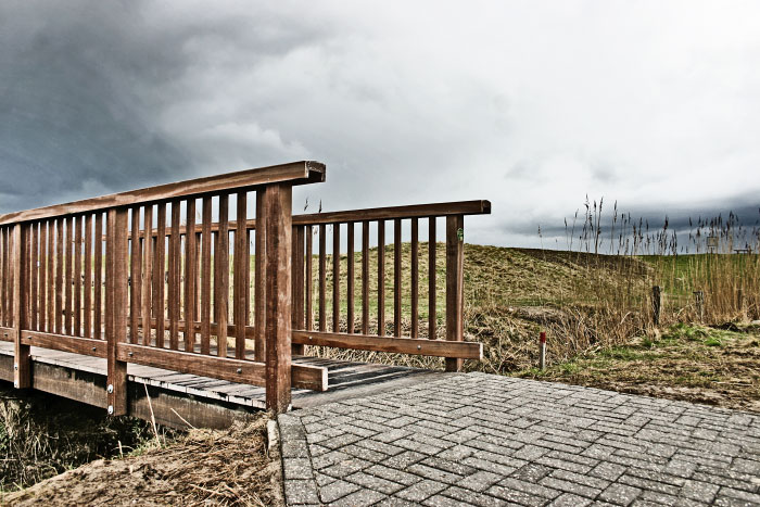 Neue Brücke über den Deichgraben