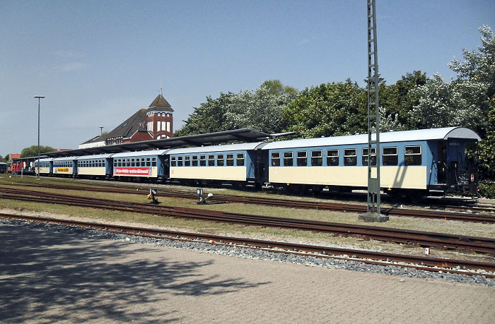 Szene am Dorfbahnhof