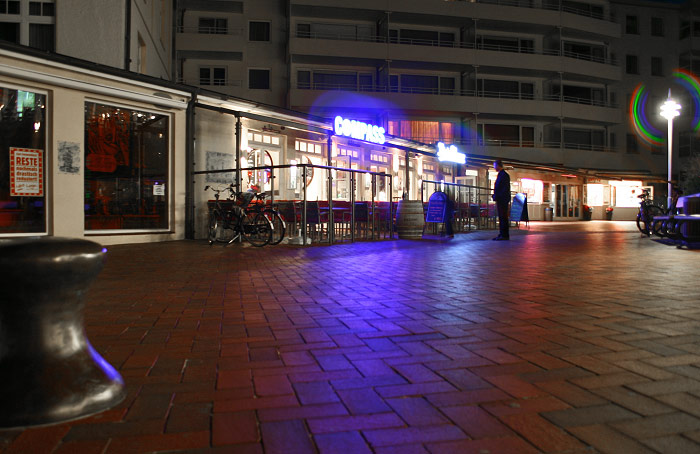 Compass bei Nacht