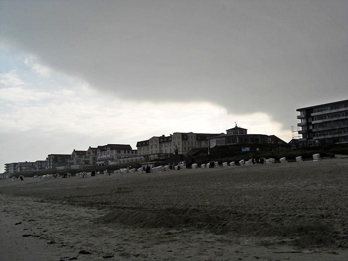 Wolken am Hauptstrand