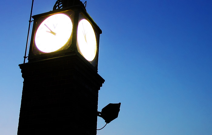 An der Uhr