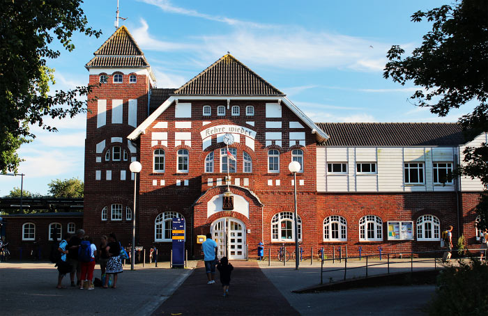 Bahnhofsgebäude
