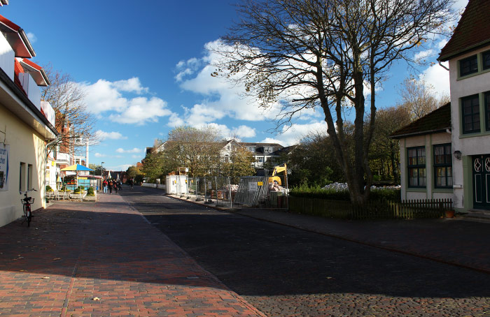 Charlottenstraße im Herbst 2012