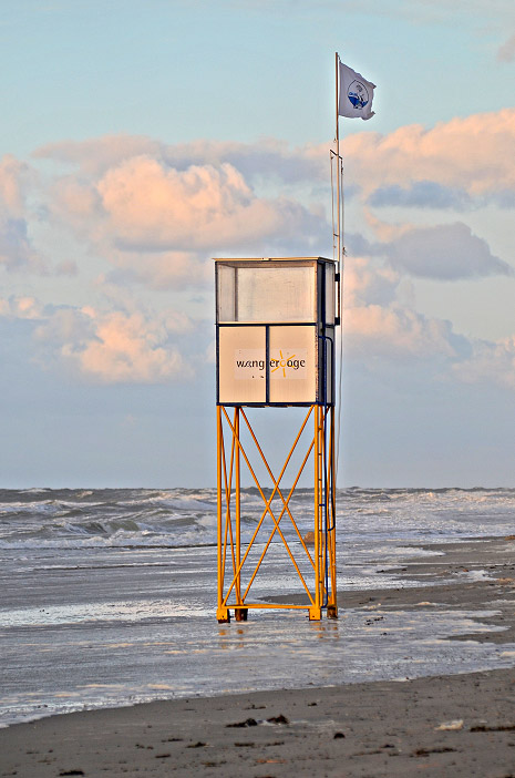Hauptbadeturm in der Abenddämmerung