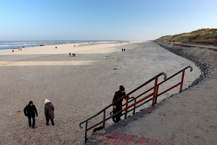 Von der Strandmauer nach Osten geblickt