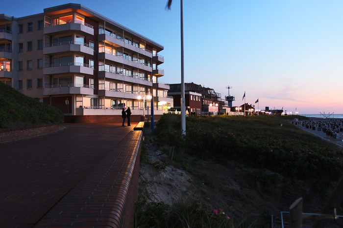 Abendstimmung an der westlichen Strandpromenade