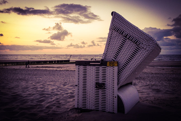 Einsamer Strandkorb