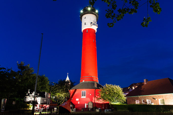 Alter Leuchtturm im Dämmerlicht