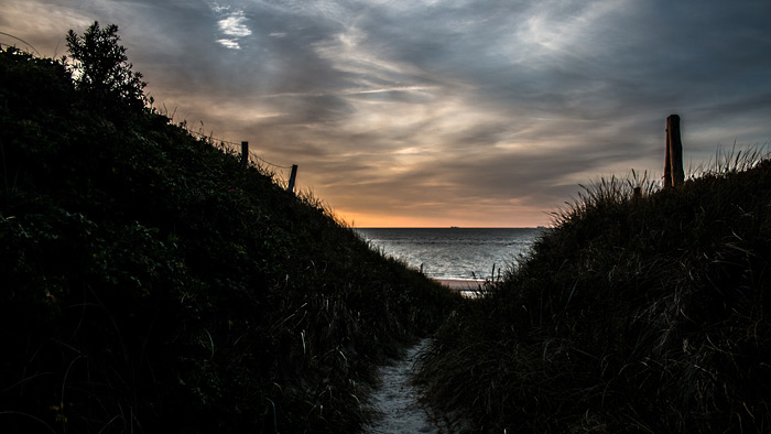 Abends an der Dünenüberwegung