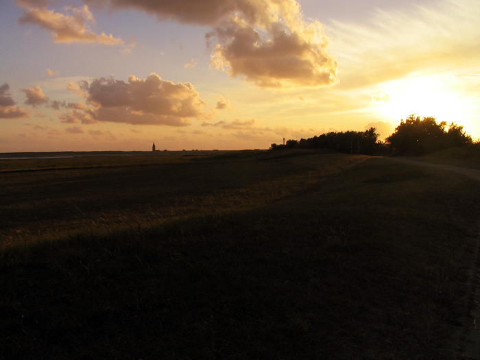 Sonnenuntergang am Deich