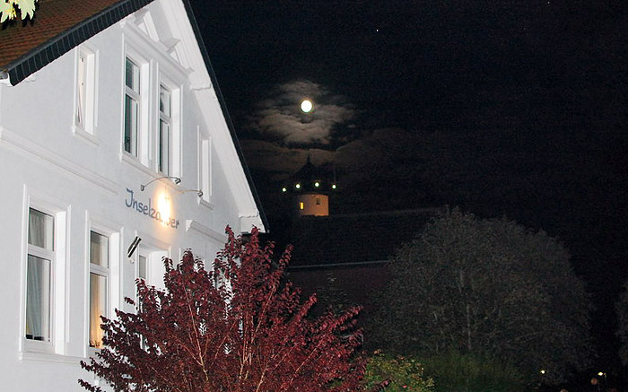Haus Inselzauber bei Nacht