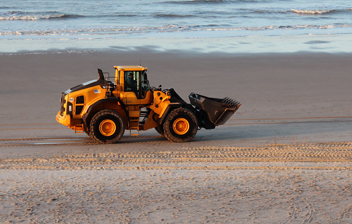 Radlader am Strand